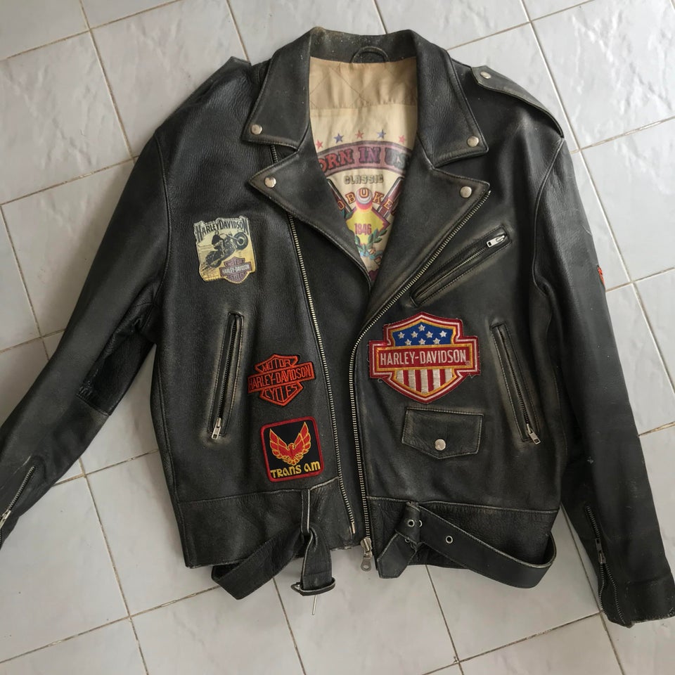 Leather Jacket - Why Shoulder Straps and Zipper Sleeves? - Magic of Clothes